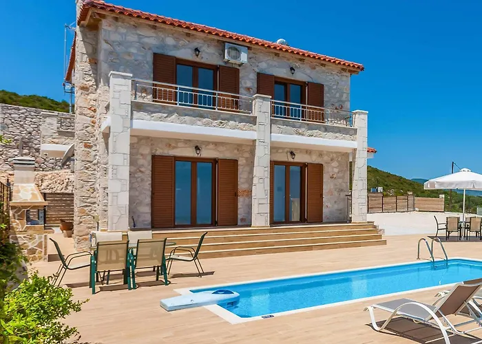 Stephania Villa *