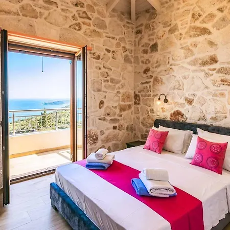 Stephania Villa Orthoniaí